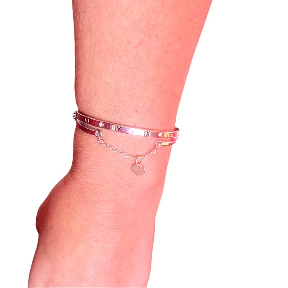 Roman Numeral Rhinestone Bracelet - Picture 8 of 10